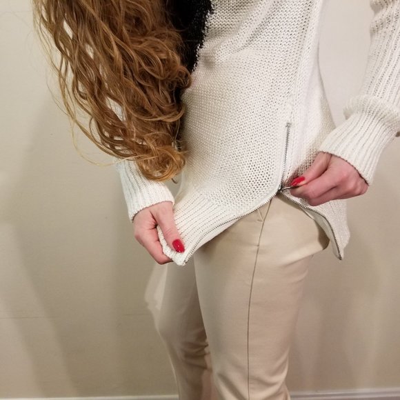 Color Block Black/White Sweater - Picture 3 of 6